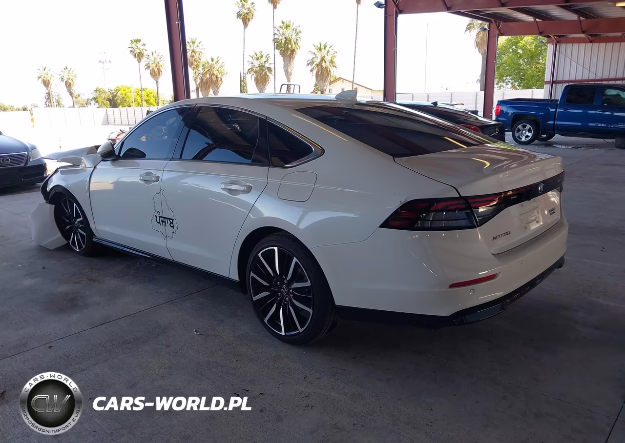 2023 Honda Accord Hybrid Touring VIN:1HGCY2F88PA027435 - 3