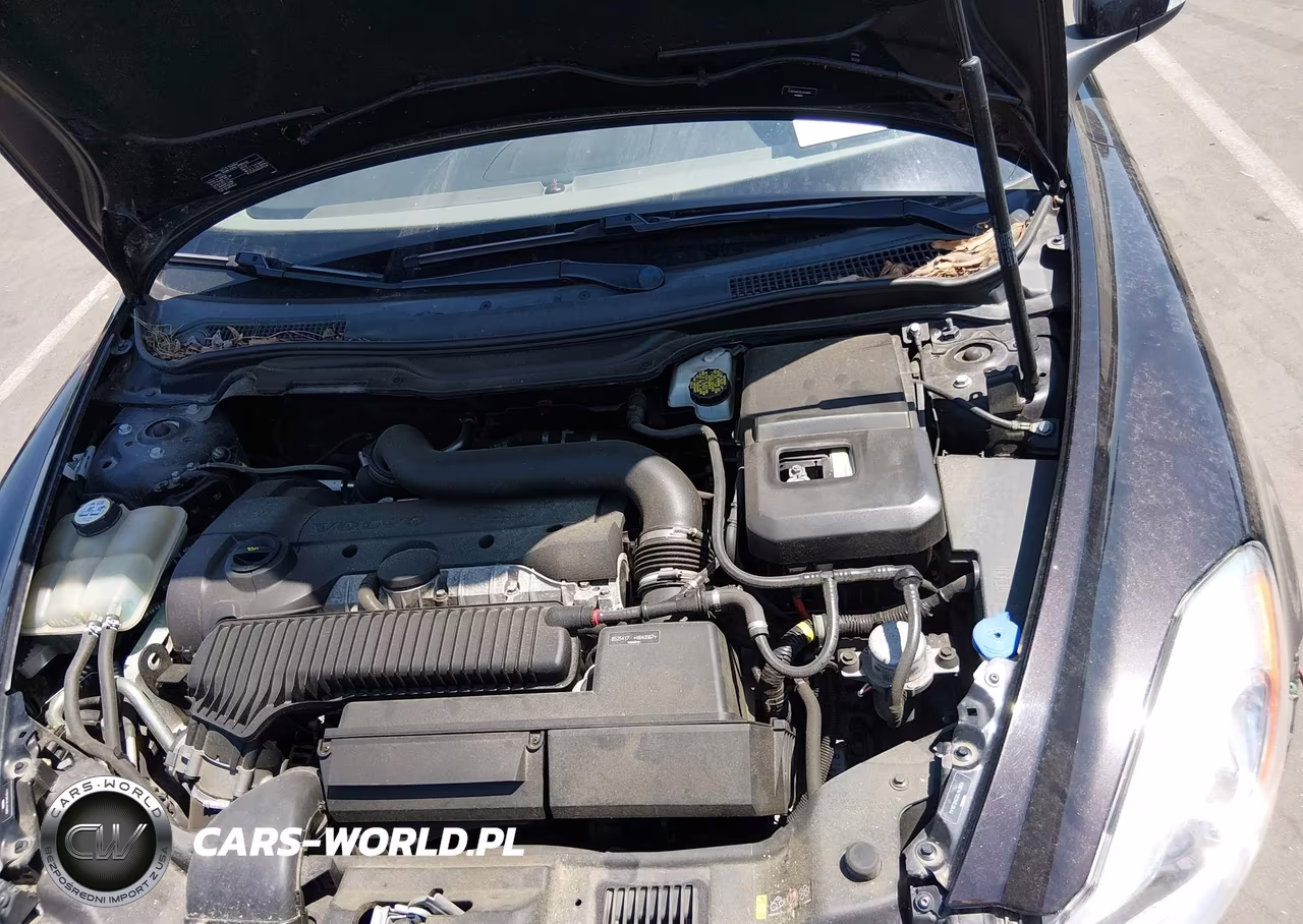 2013 Volvo C70 T5 VIN:YV1672MC2DJ142804 - 10