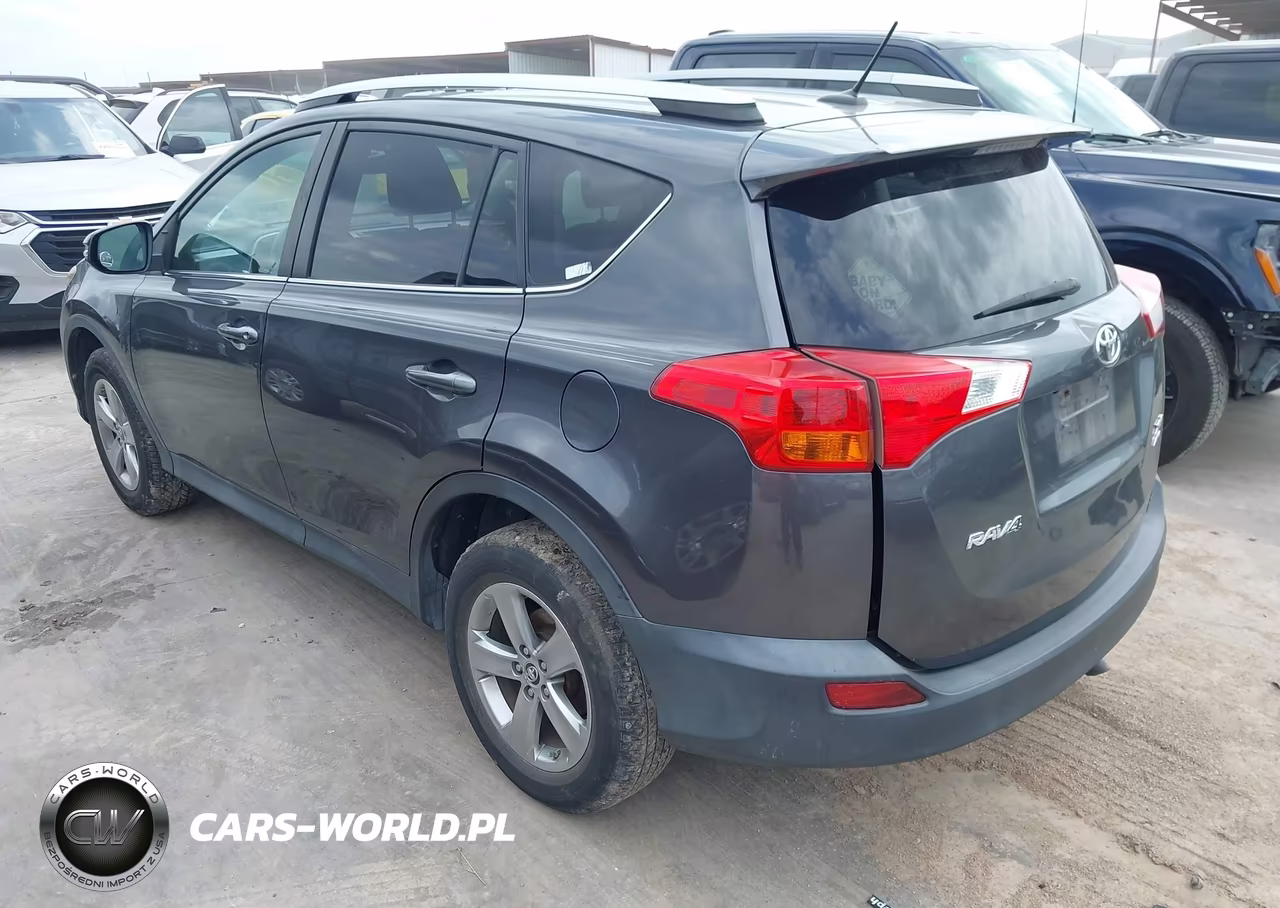 2015 Toyota Rav4 Xle VIN:2T3RFREV2FW318009 - 3