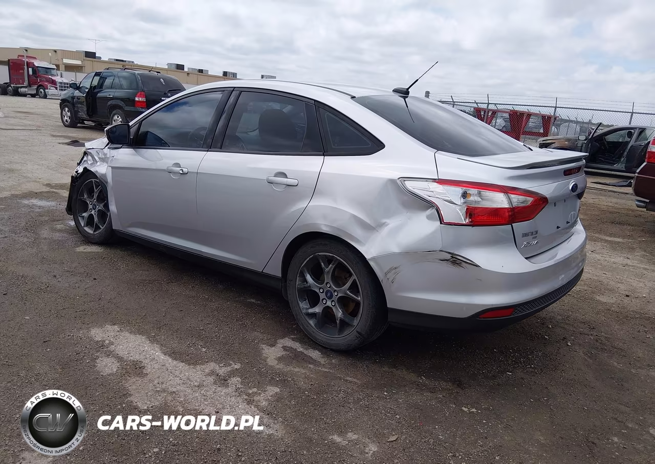 2014 Ford Focus Se VIN:1FADP3F20EL349047 - 3