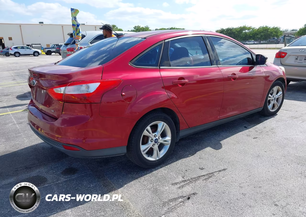 2013 Ford Focus Se VIN:1FADP3F21DL358743 - 4