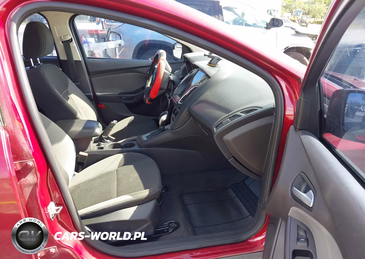 2013 Ford Focus Se VIN:1FADP3F21DL358743 - 5