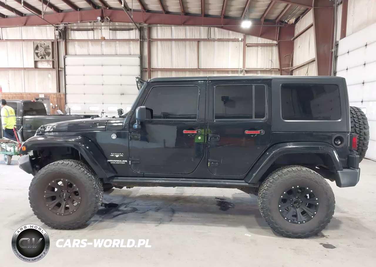 2016 Jeep Wrangler Unlimited Sahara VIN:1C4BJWEG8GL138246 - 15