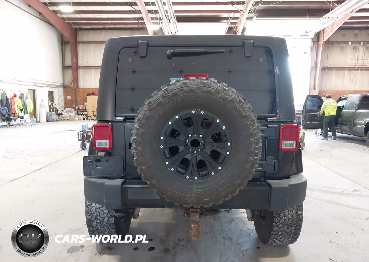 2016 Jeep Wrangler Unlimited Sahara VIN:1C4BJWEG8GL138246 - 17
