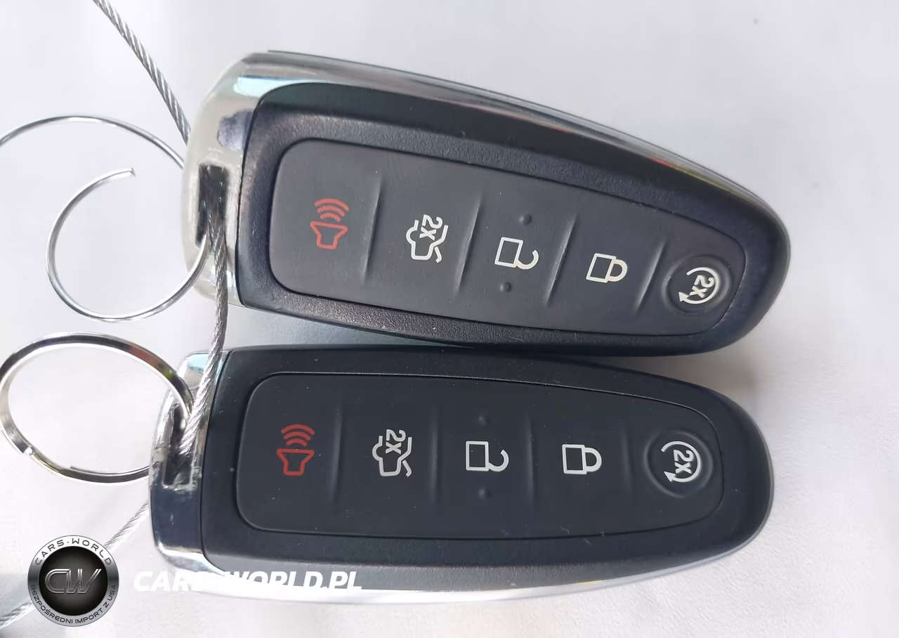 2015 Ford Escape Titanium VIN:1FMCU9J92FUB81926 - 11