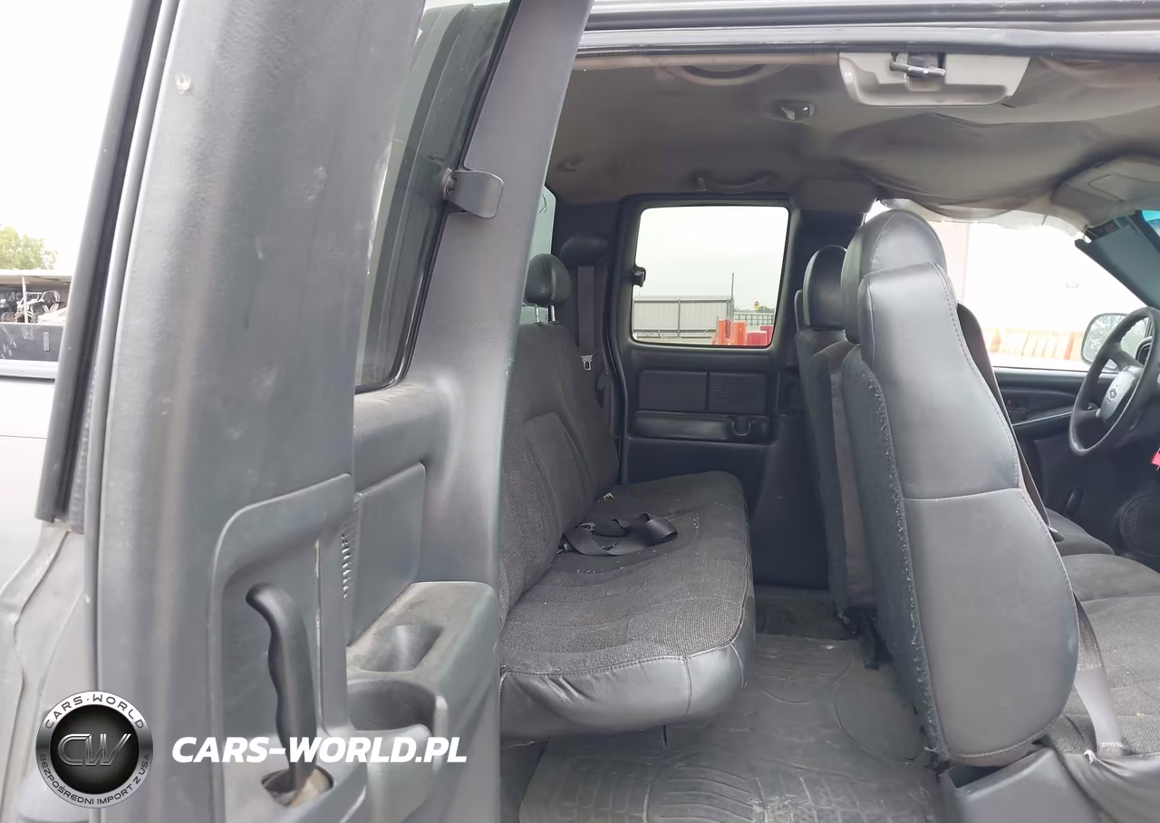 2000 Chevrolet Silverado 1500 VIN:2GCEC19V5Y1366280 - 8