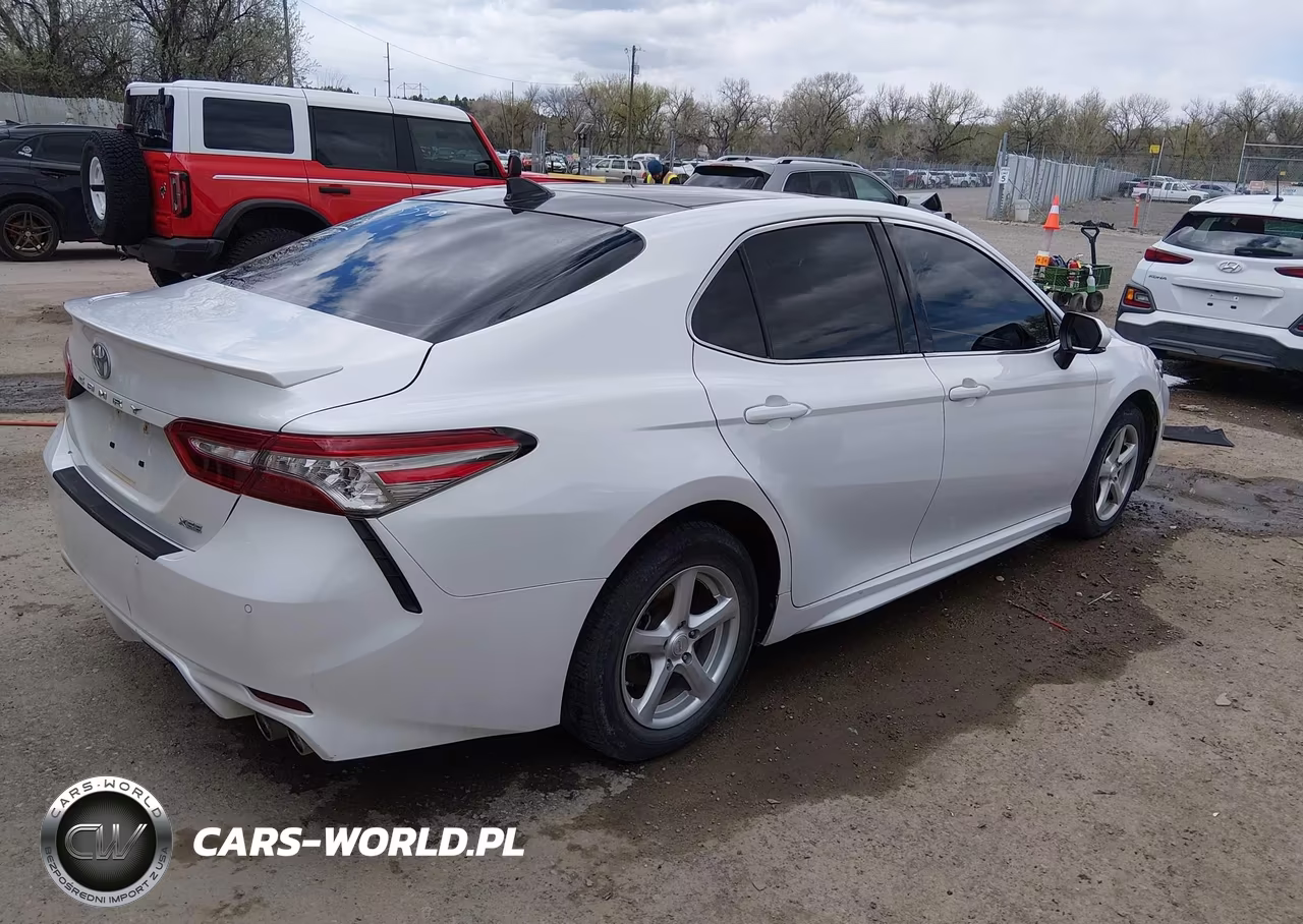 2018 Toyota Camry Xse V6 VIN:4T1BZ1HK0JU013590 - 4