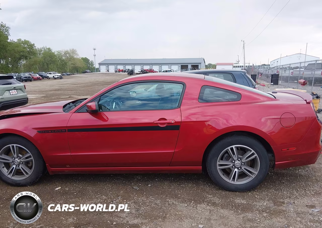 2013 Ford Mustang V6 Premium VIN:1ZVBP8AM2D5231671 - 14