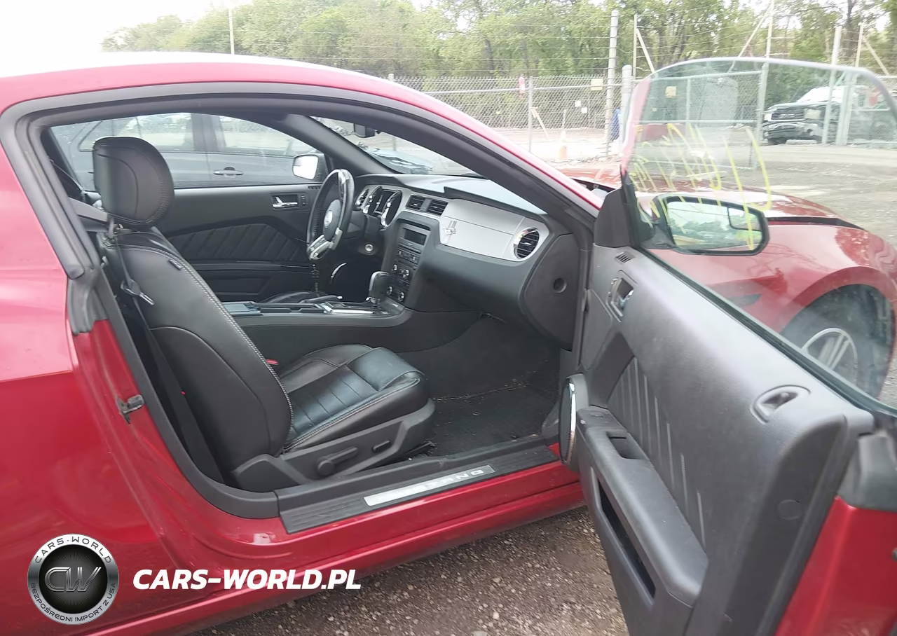 2013 Ford Mustang V6 Premium VIN:1ZVBP8AM2D5231671 - 5