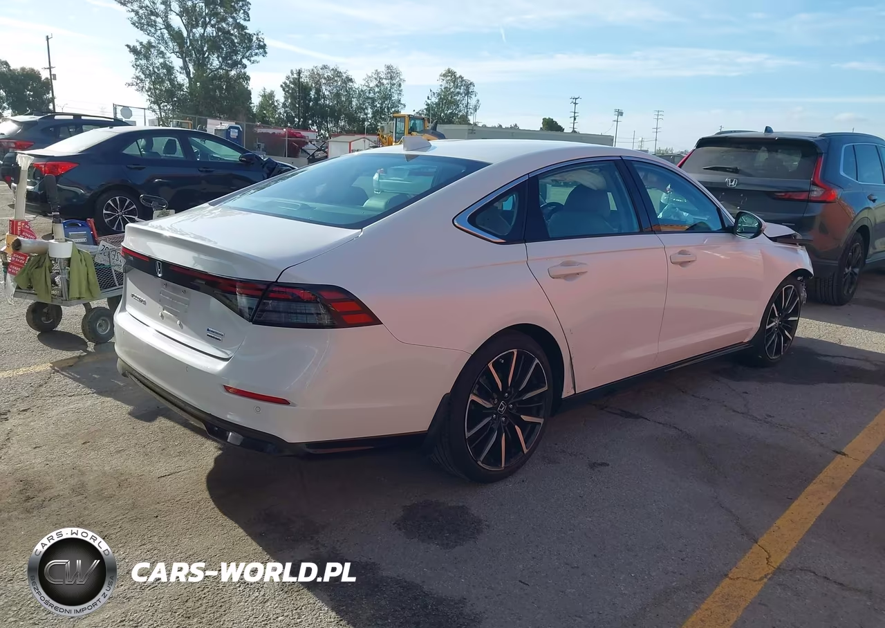 2023 Honda Accord Hybrid Touring VIN:1HGCY2F89PA021577 - 4