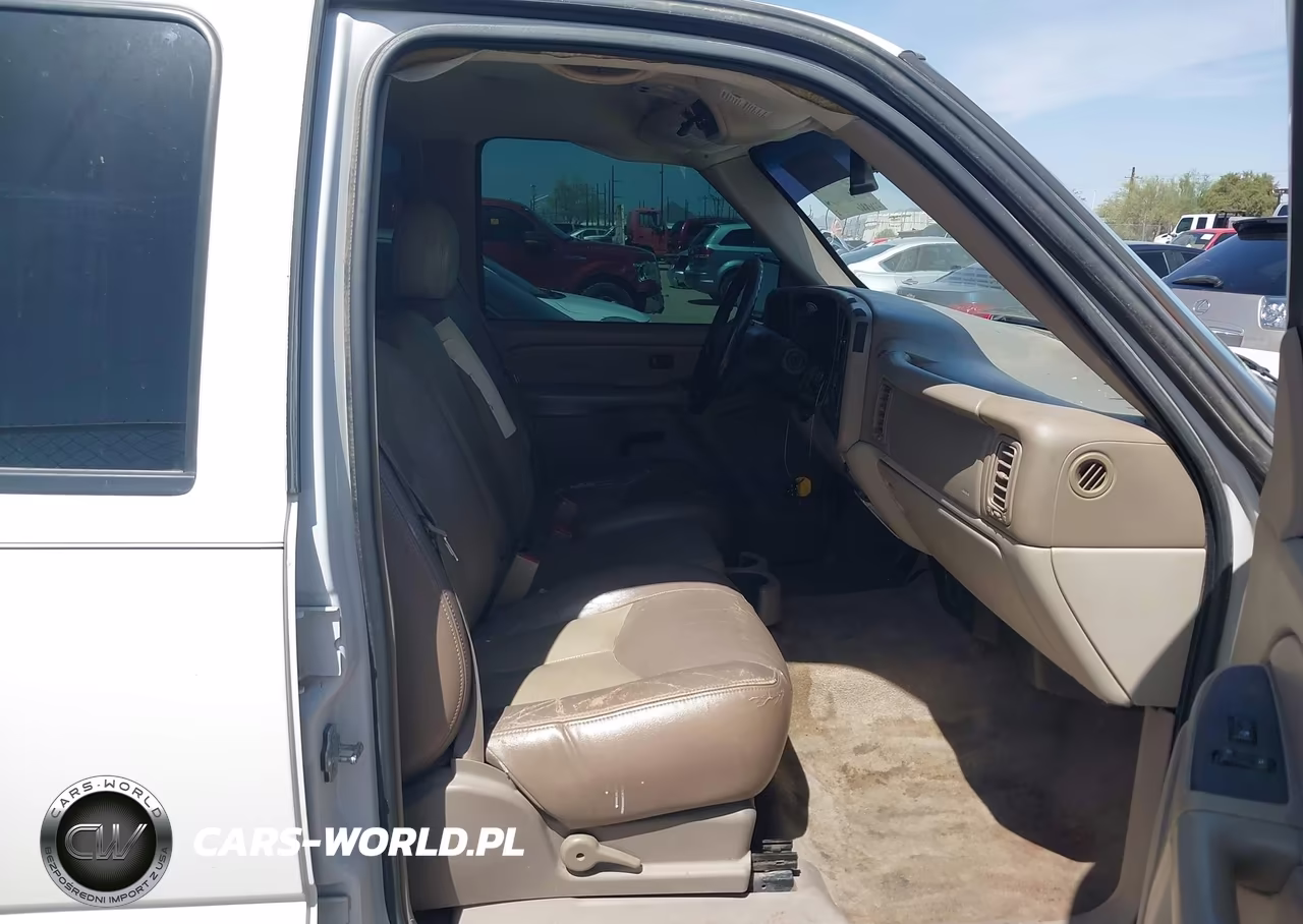 2005 Chevrolet Tahoe Ls VIN:1GNEC13V15R189116 - 5