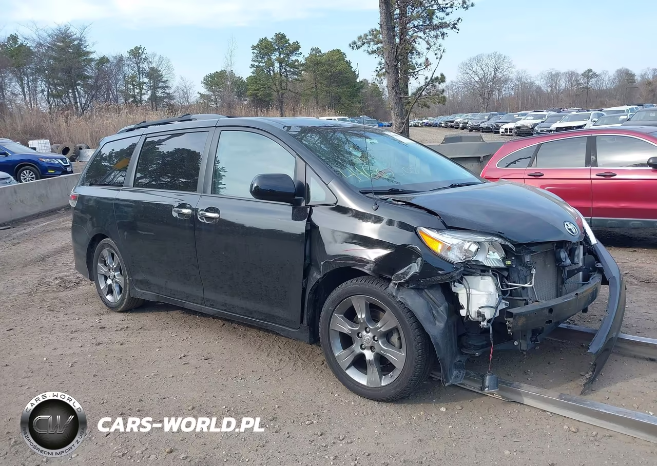 2014 Toyota Sienna Se 8 Passenger
