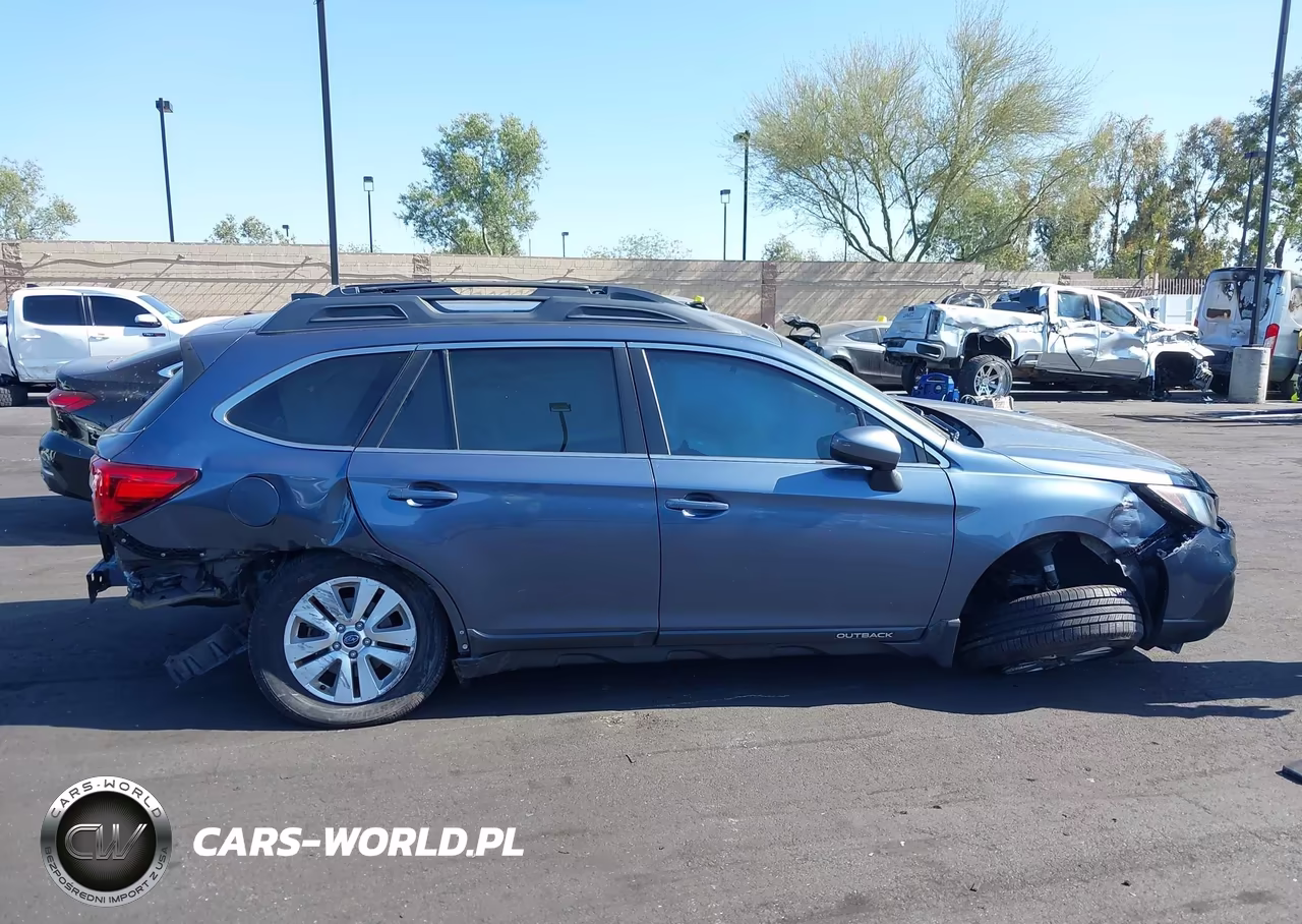2018 Subaru Outback 2.5I Premium VIN:4S4BSACC0J3353851 - 14