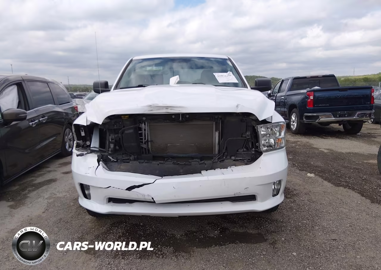 2019 Ram 1500 Classic Express 4X4 6'4 Box VIN:1C6RR7FG7KS747412 - 13