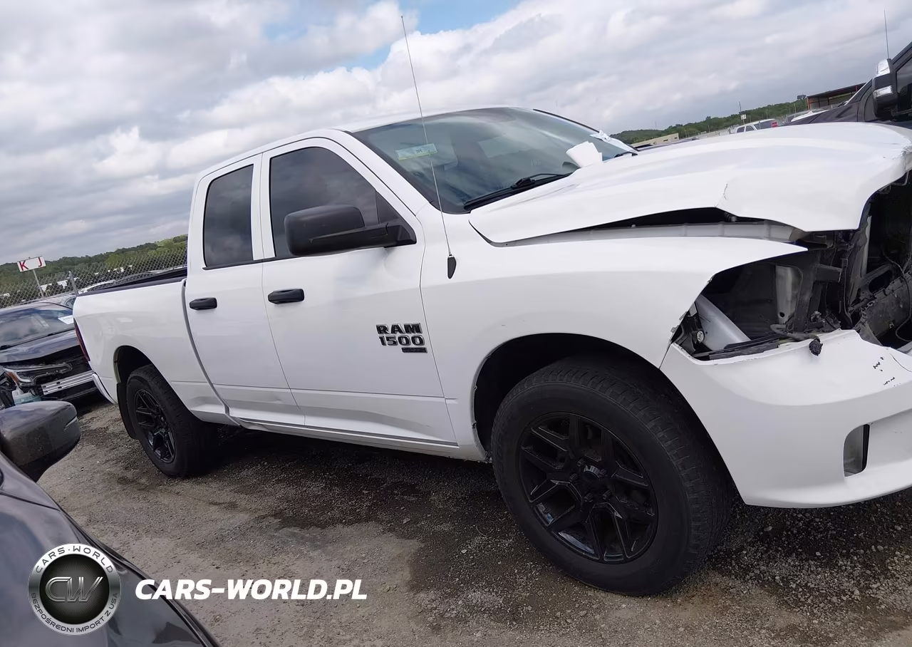 2019 Ram 1500 Classic Express 4X4 6'4 Box VIN:1C6RR7FG7KS747412 - 14
