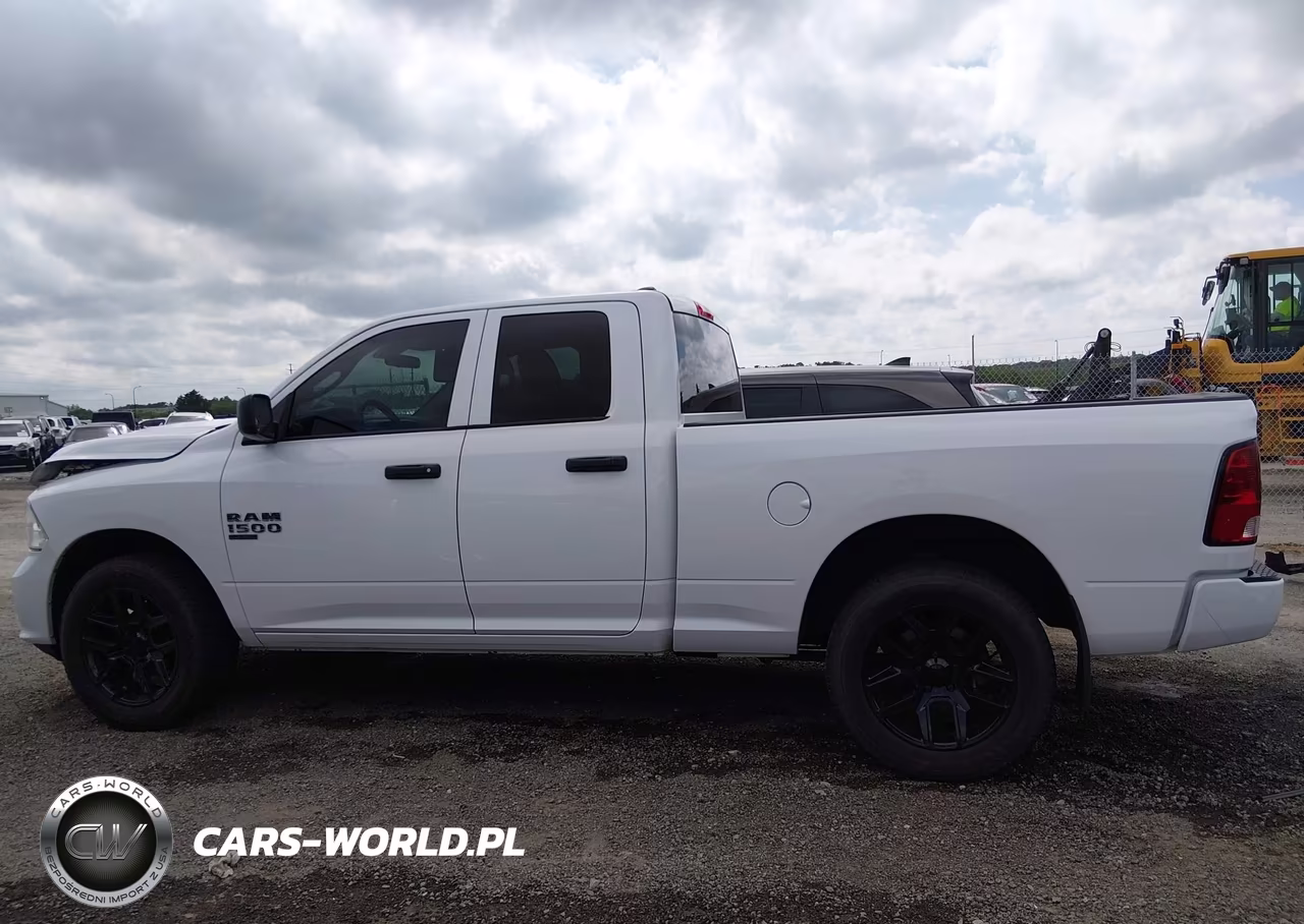 2019 Ram 1500 Classic Express 4X4 6'4 Box VIN:1C6RR7FG7KS747412 - 15