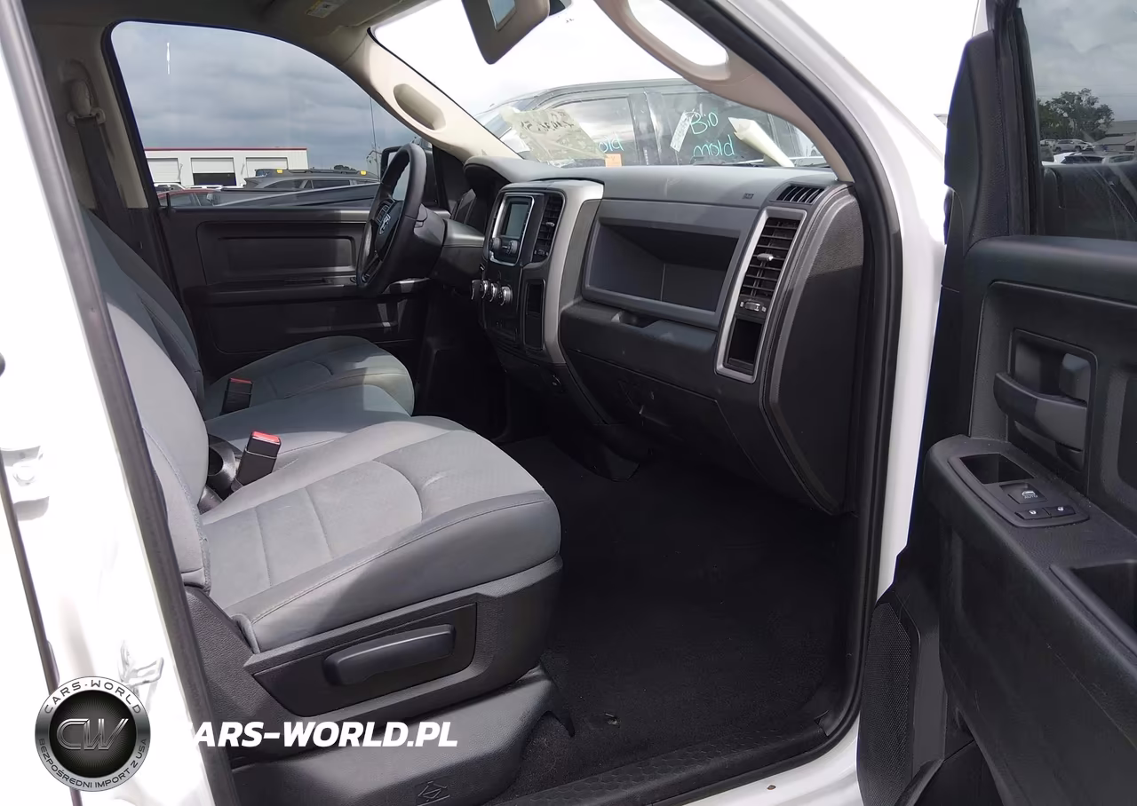 2019 Ram 1500 Classic Express 4X4 6'4 Box VIN:1C6RR7FG7KS747412 - 5