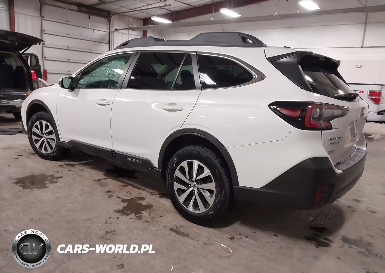 2020 Subaru Outback Premium VIN:4S4BTAEC1L3154174 - 3