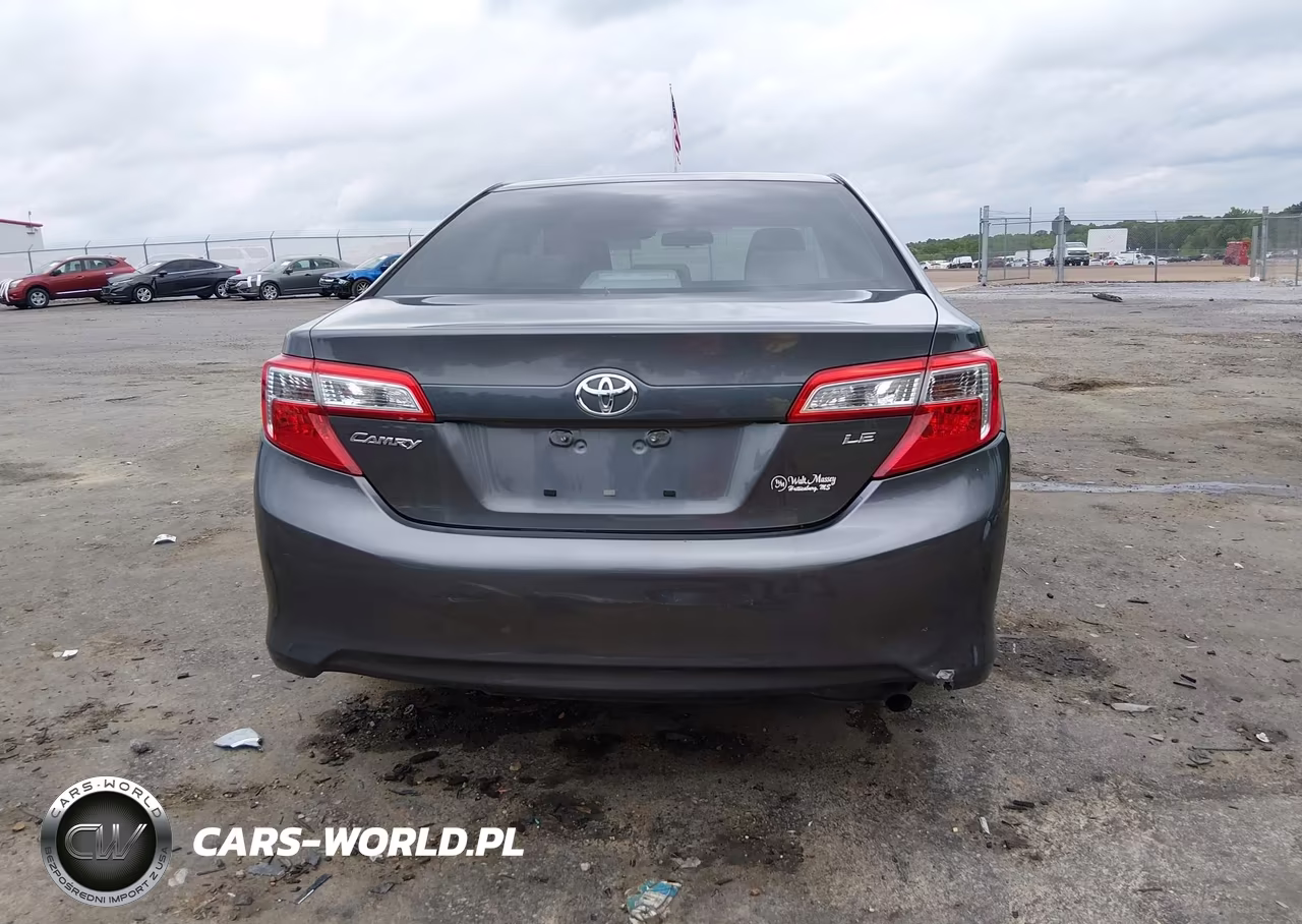 2013 Toyota Camry Le VIN:4T4BF1FK0DR322188 - 17