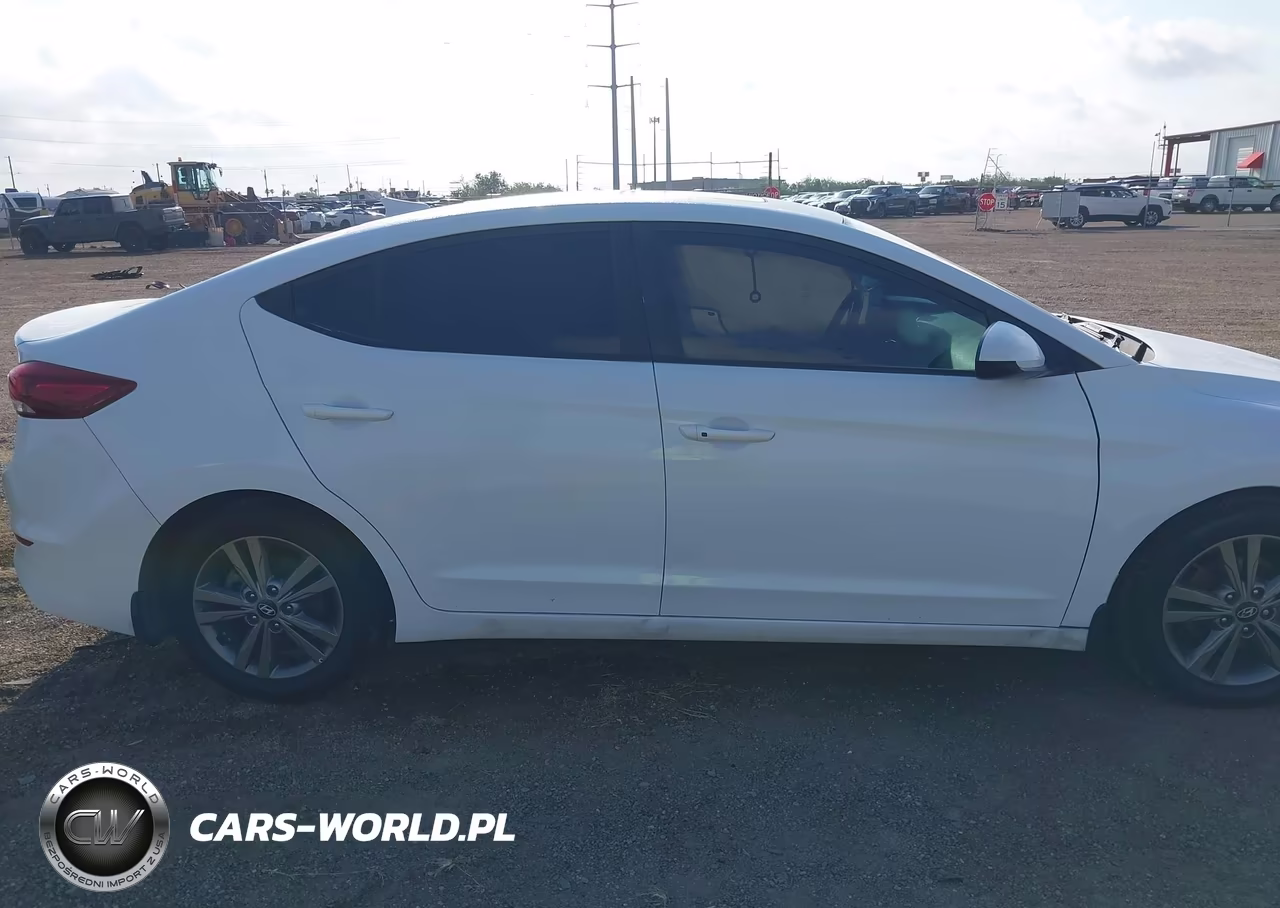 2018 Hyundai Elantra Value Edition VIN:5NPD84LF9JH348630 - 13