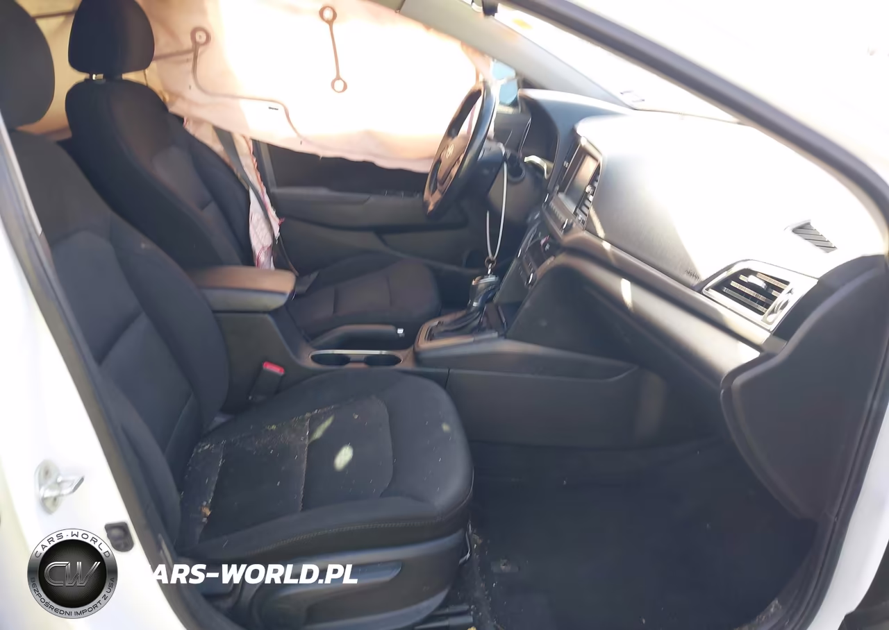 2018 Hyundai Elantra Value Edition VIN:5NPD84LF9JH348630 - 5