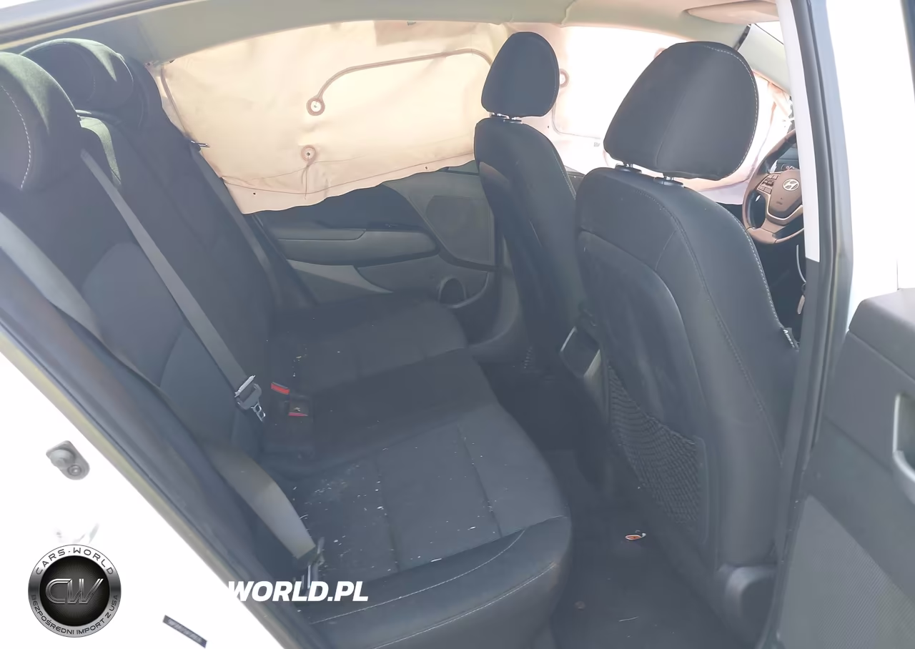 2018 Hyundai Elantra Value Edition VIN:5NPD84LF9JH348630 - 8