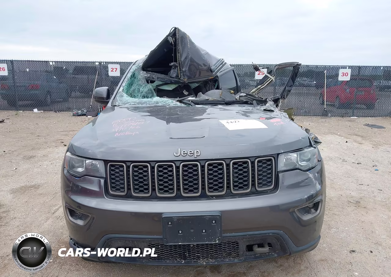2017 Jeep Grand Cherokee 75Th Anniversary Edition 4X2 VIN:1C4RJEAG4HC647685 - 11