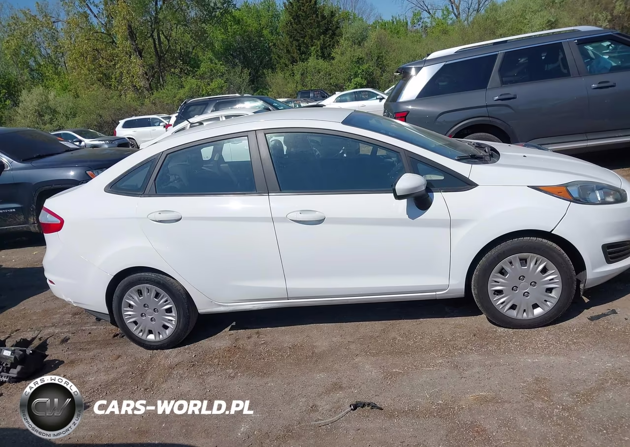 2016 Ford Fiesta S VIN:3FADP4AJ4GM137547 - 13