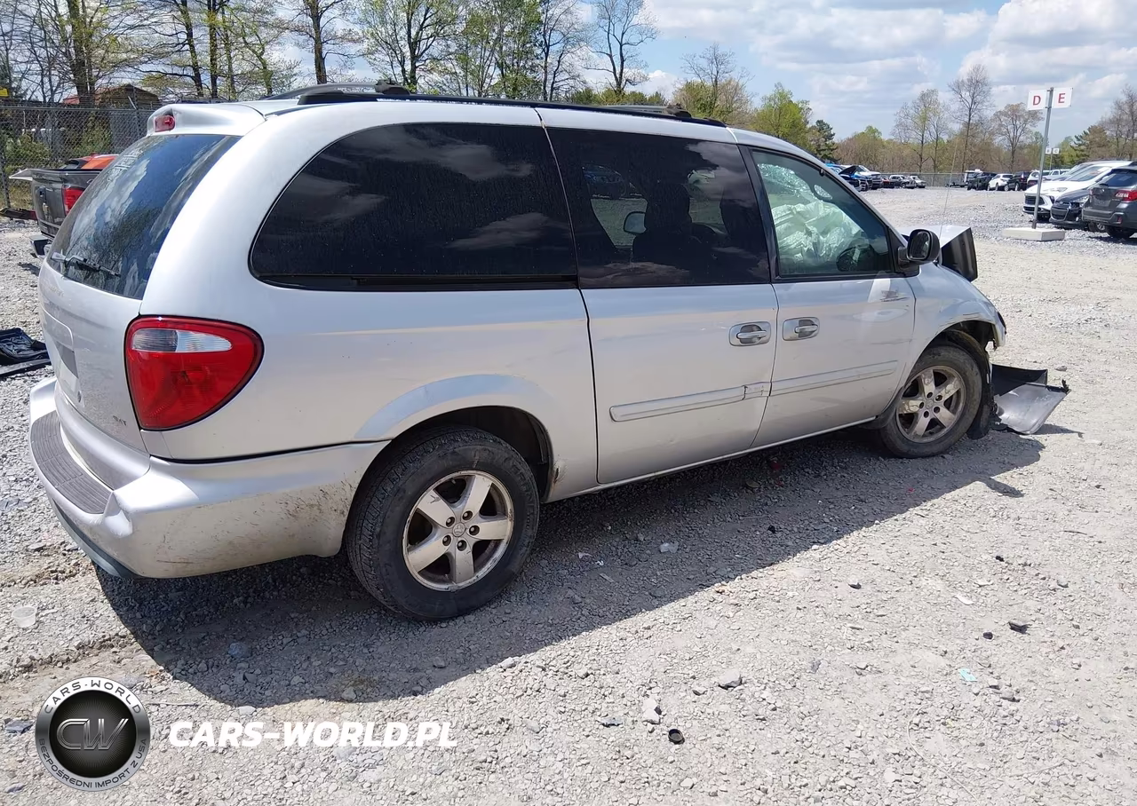 2005 Dodge Grand Caravan Sxt VIN:2D4GP44L15R159549 - 4