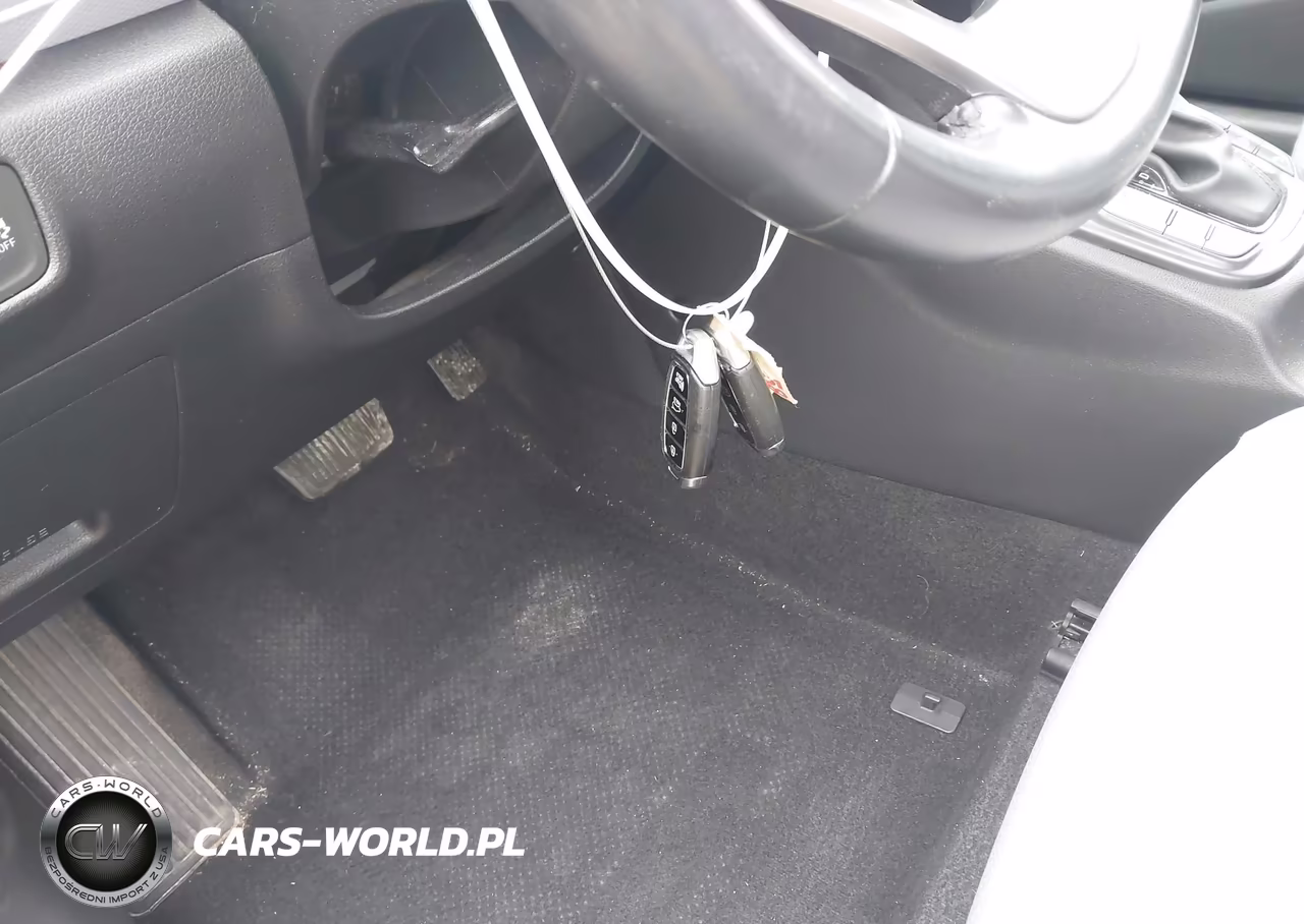 2019 Hyundai Kona Ultimate VIN:KM8K53A5XKU360843 - 11