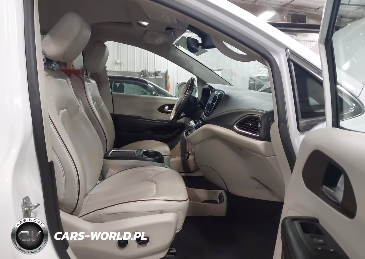 2020 Chrysler Pacifica Limited VIN:2C4RC1GG1LR285891 - 5