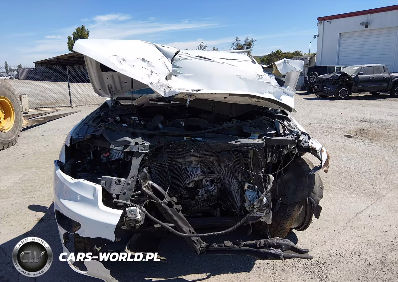 2019 Jeep Grand Cherokee Altitude 4X2 VIN:1C4RJEAGXKC574796 - 13