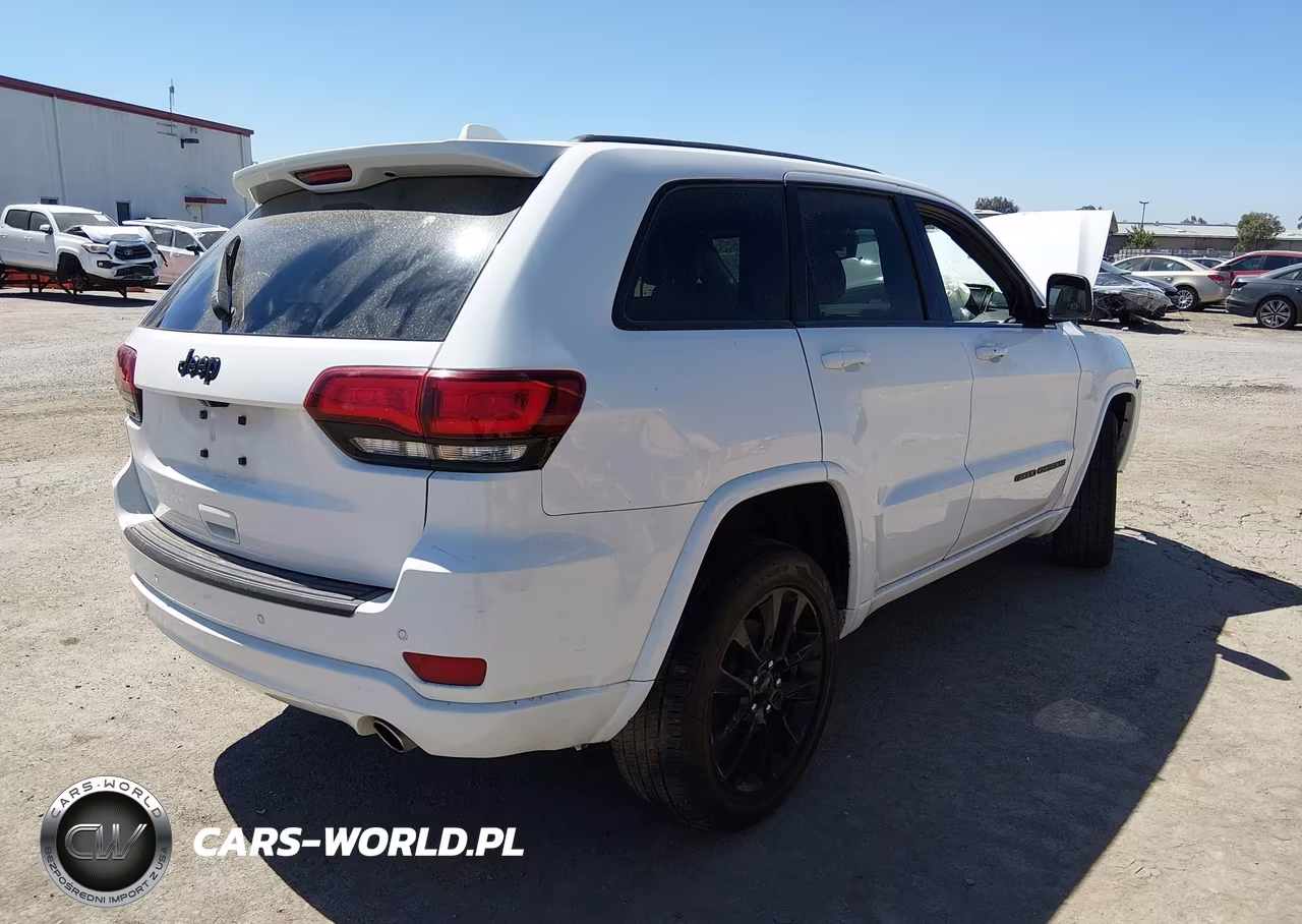 2019 Jeep Grand Cherokee Altitude 4X2 VIN:1C4RJEAGXKC574796 - 4