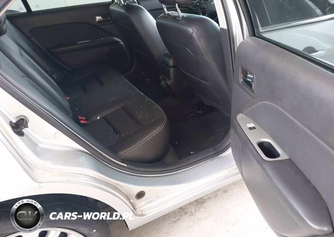 2012 Ford Fusion Hybrid VIN:3FADP0L35CR440051 - 8