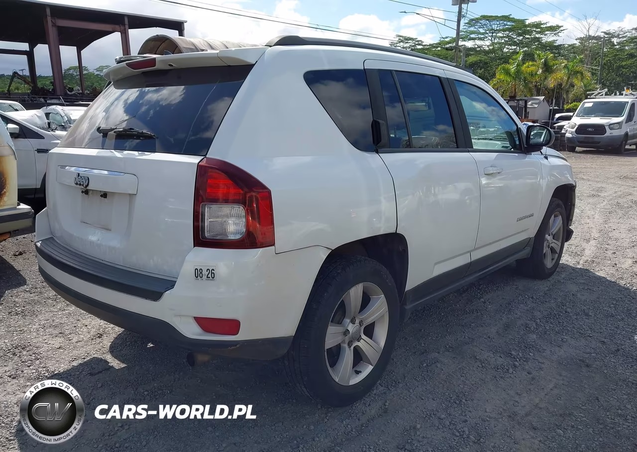 2016 Jeep Compass Sport VIN:1C4NJCBA4GD665187 - 4