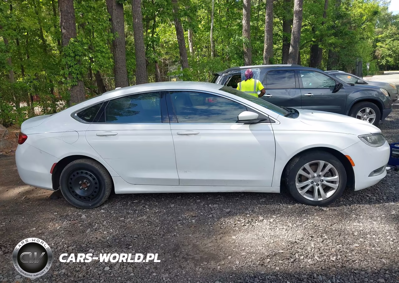 2015 Chrysler 200 Limited VIN:1C3CCCABXFN745070 - 14
