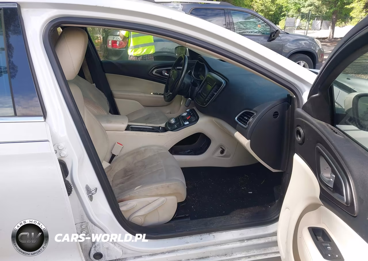 2015 Chrysler 200 Limited VIN:1C3CCCABXFN745070 - 5