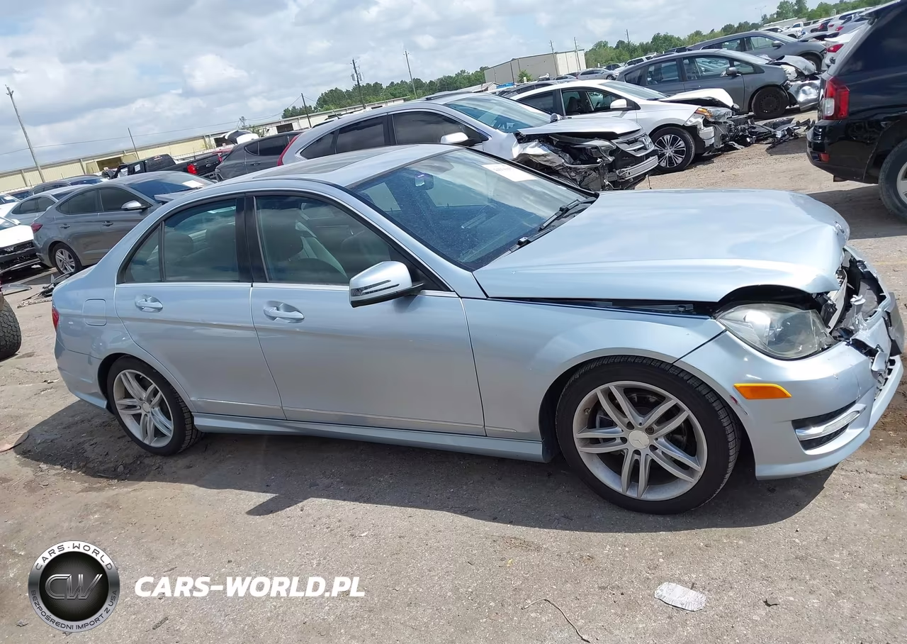 2014 Mercedes-Benz C 250 Sport VIN:WDDGF4HB9EG247984 - 13
