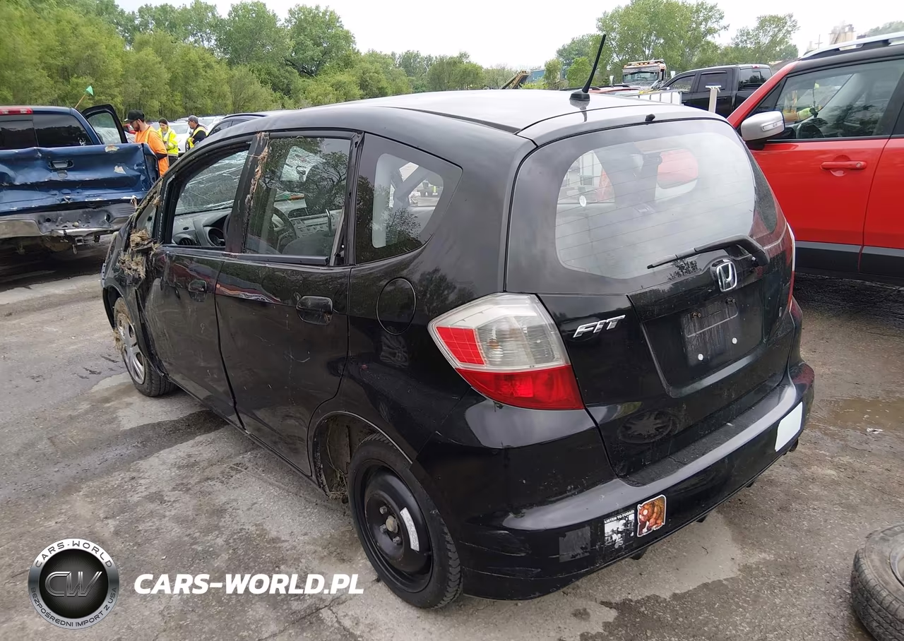 2010 Honda Fit VIN:JHMGE8H21AC009101 - 3