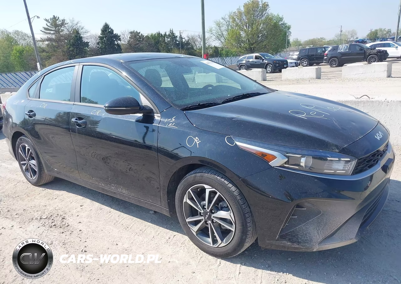 2024 Kia Forte Lxs – zdjęcie 1 z 16