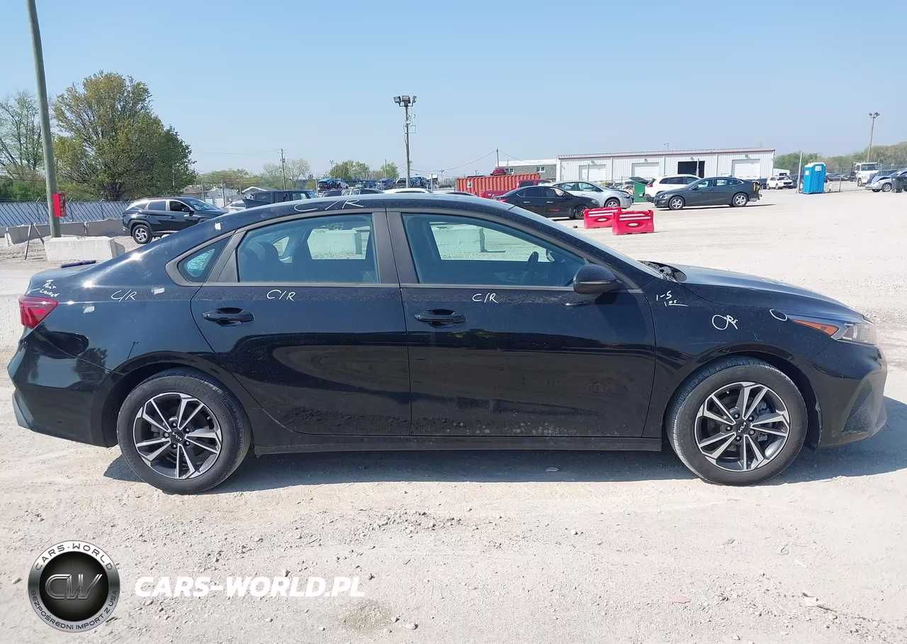 2024 Kia Forte Lxs VIN:3KPF24AD1RE811758 - 13