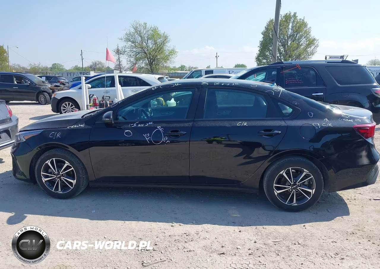 2024 Kia Forte Lxs VIN:3KPF24AD1RE811758 - 14