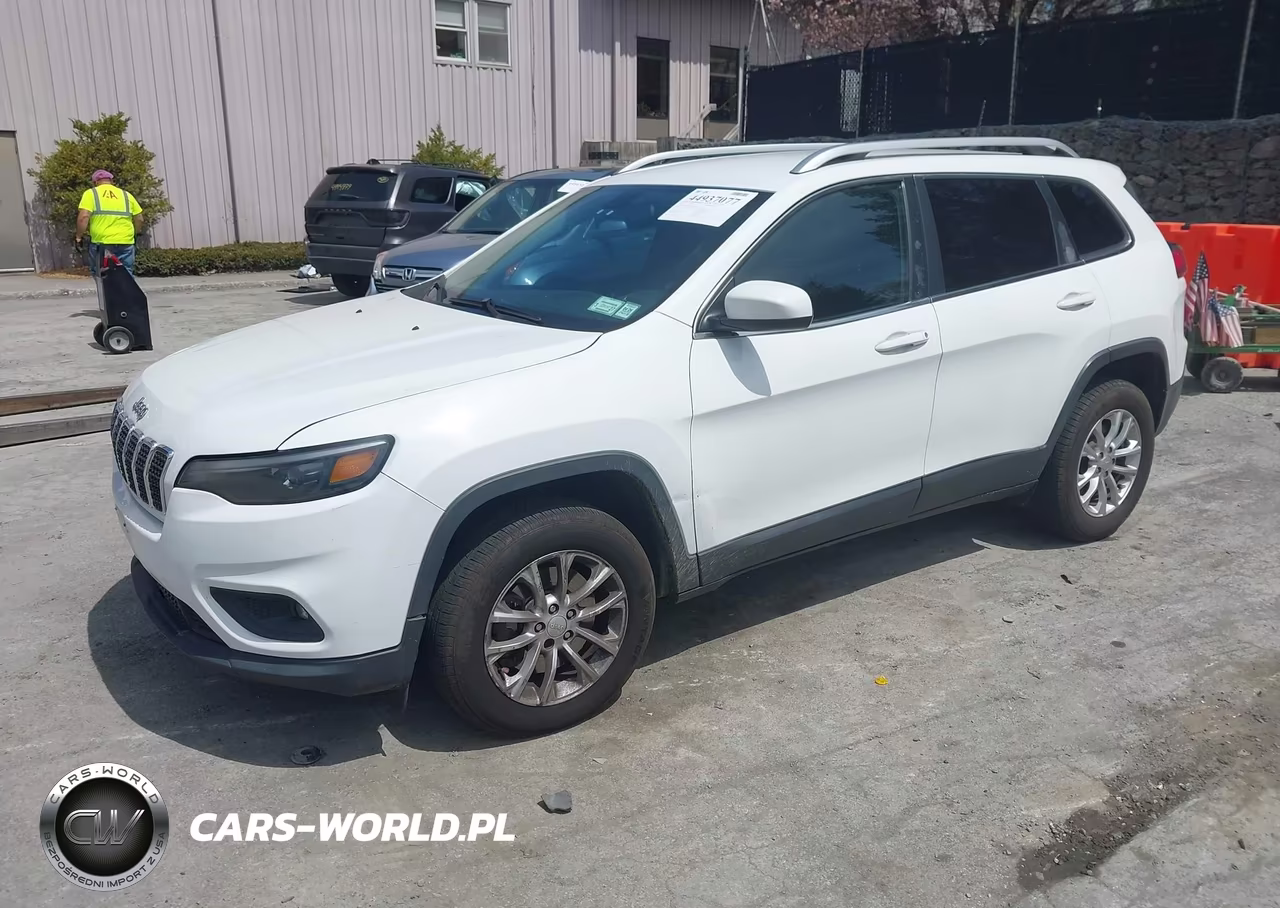 2019 Jeep Cherokee Latitude 4X4 VIN:1C4PJMCB7KD260648 - 2