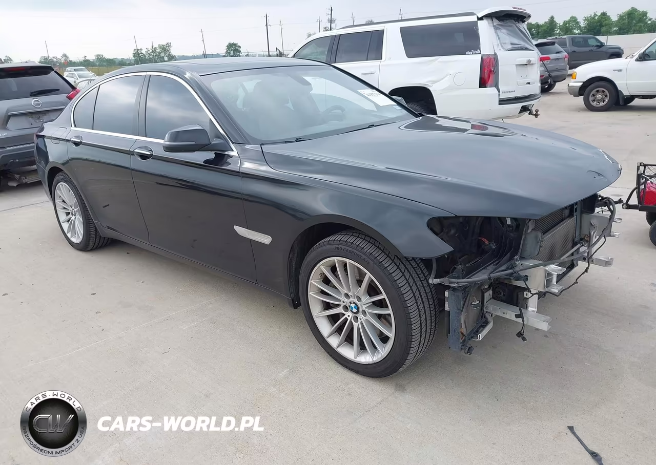 2015 BMW 750I
