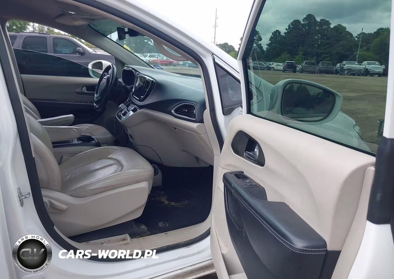 2021 Chrysler Pacifica Touring L VIN:2C4RC1BG4MR600675 - 5