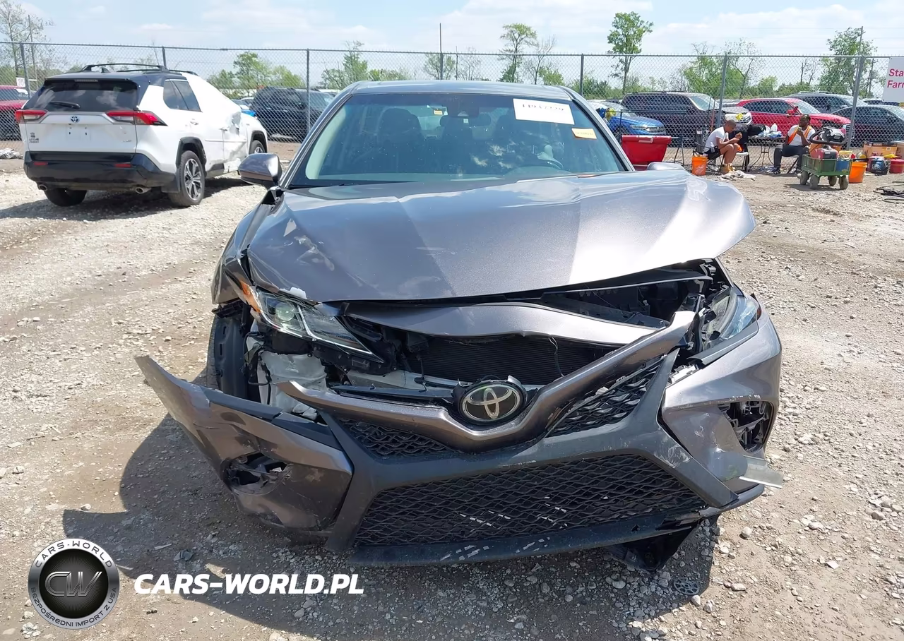2018 Toyota Camry Se VIN:4T1B11HK2JU569780 - 12