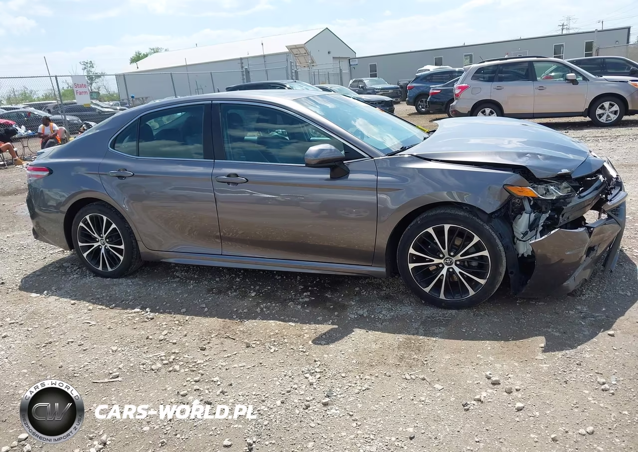 2018 Toyota Camry Se VIN:4T1B11HK2JU569780 - 13