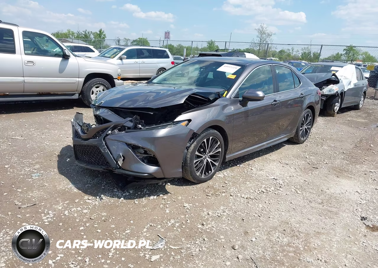 2018 Toyota Camry Se VIN:4T1B11HK2JU569780 - 2