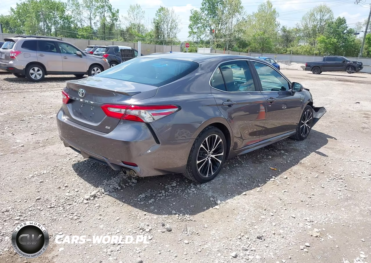2018 Toyota Camry Se VIN:4T1B11HK2JU569780 - 4