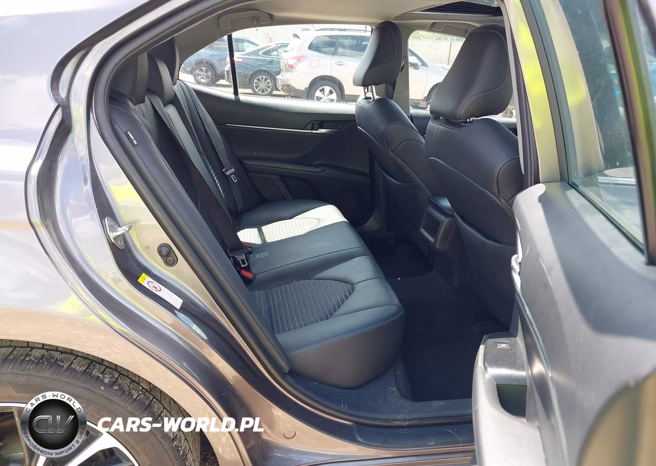 2018 Toyota Camry Se VIN:4T1B11HK2JU569780 - 8